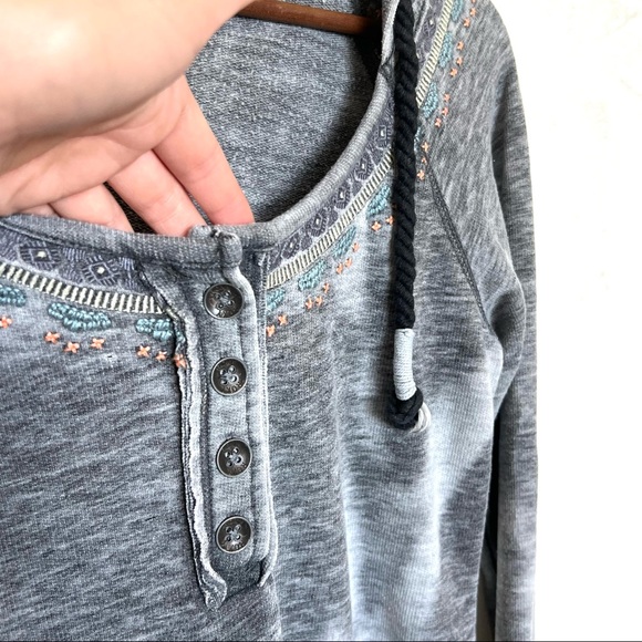 Vintage Roxy Sweater - Picture 3 of 5